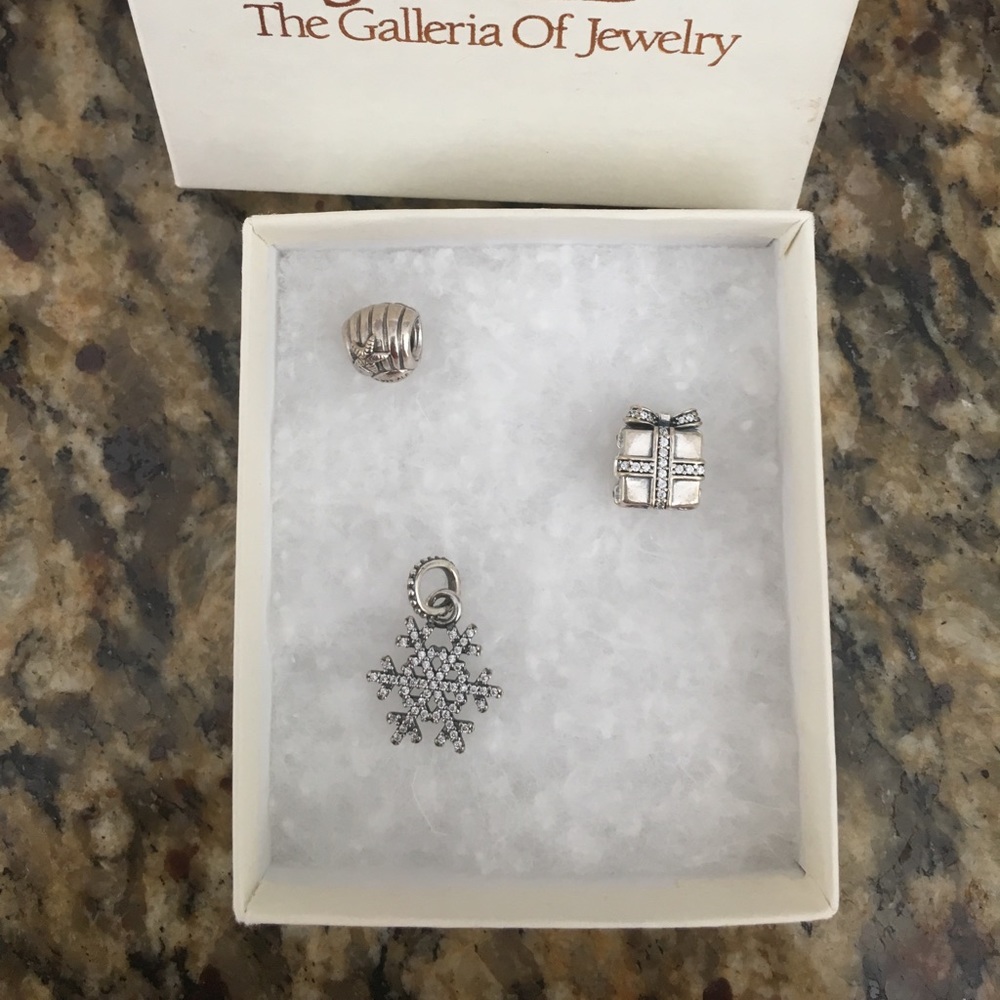silver pandora charms| NO SNOWFLAKE